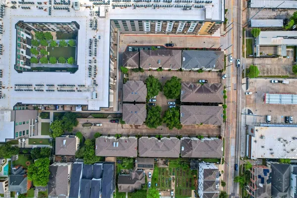 $5,950 | 1918 Greenwich Terrace Drive, Houston, TX 77019