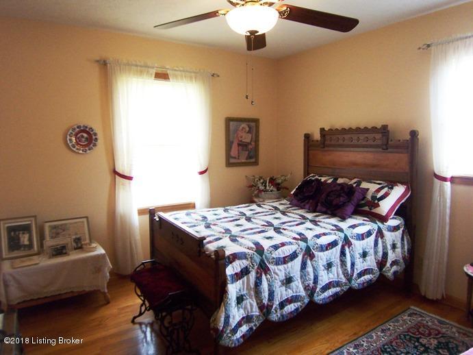 5184 Lawrenceburg Road Bloomfield, KY 40008 - Photo 32 of 45 Bedroom 3 Furnished