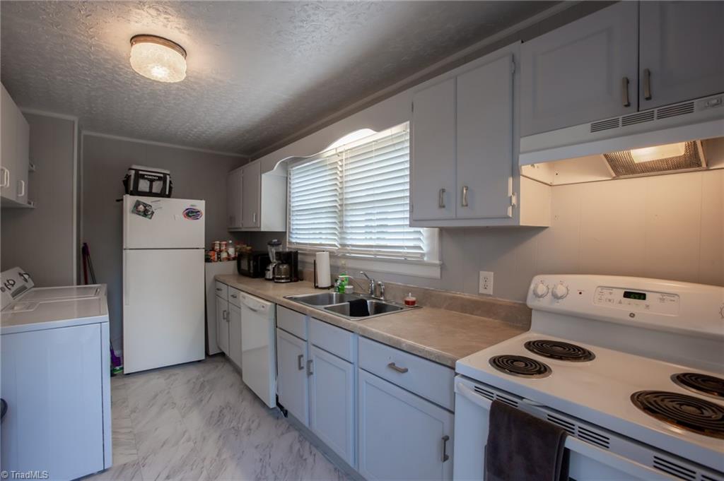 608 Baker Road Archdale, NC 27263 - Photo 9 of 25 Gallery Image 9
