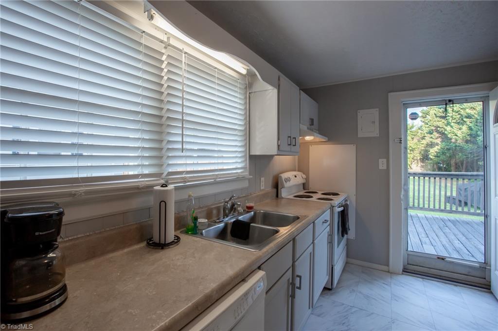 608 Baker Road Archdale, NC 27263 - Photo 10 of 25 Gallery Image 10