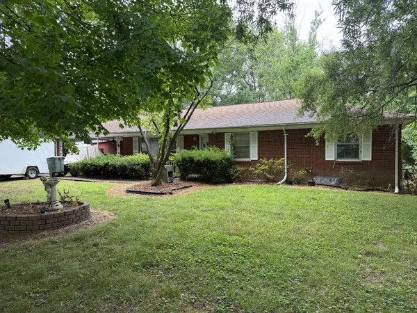 $370,000 | 512 West Market Street, Portland, TN 37148