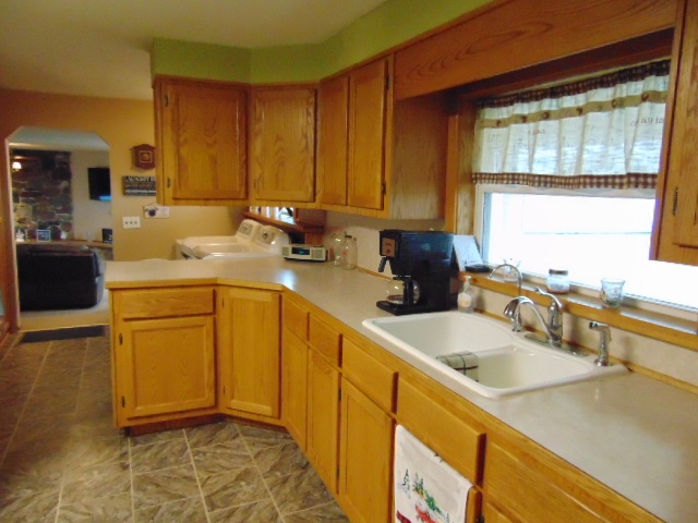 2871 East Roggy Road Ithaca, MI 48847 - Photo 18 of 60 1873021-17.JPG
