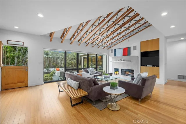 $3,325,000 | 1635 19th Street, Manhattan Beach, CA 90266