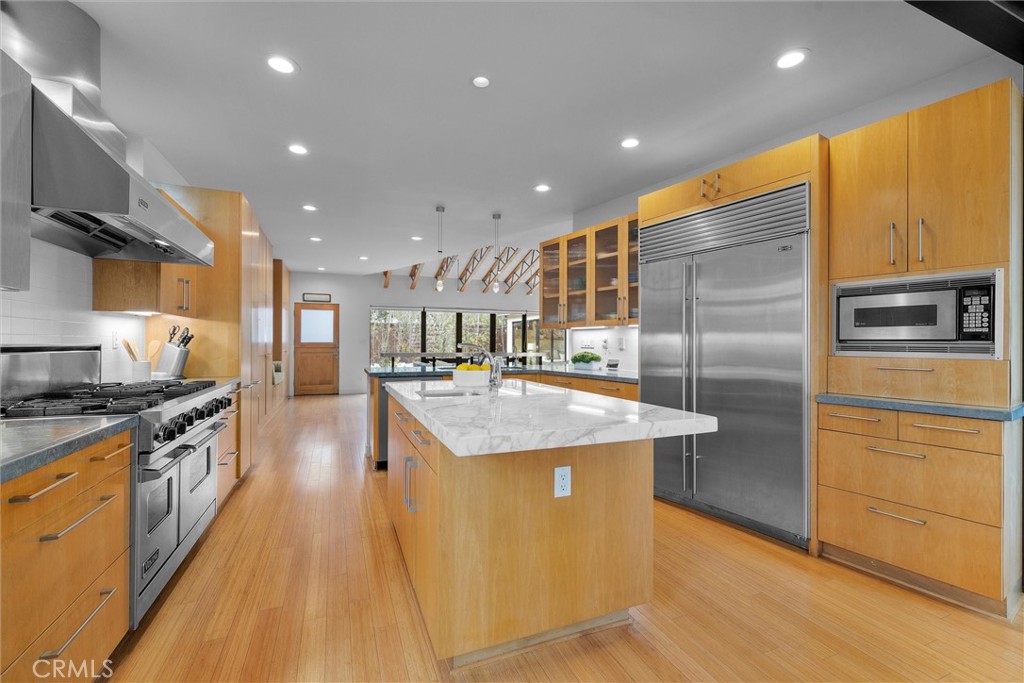 1635 19th Street Manhattan Beach, CA 90266 - Photo 10 of 51