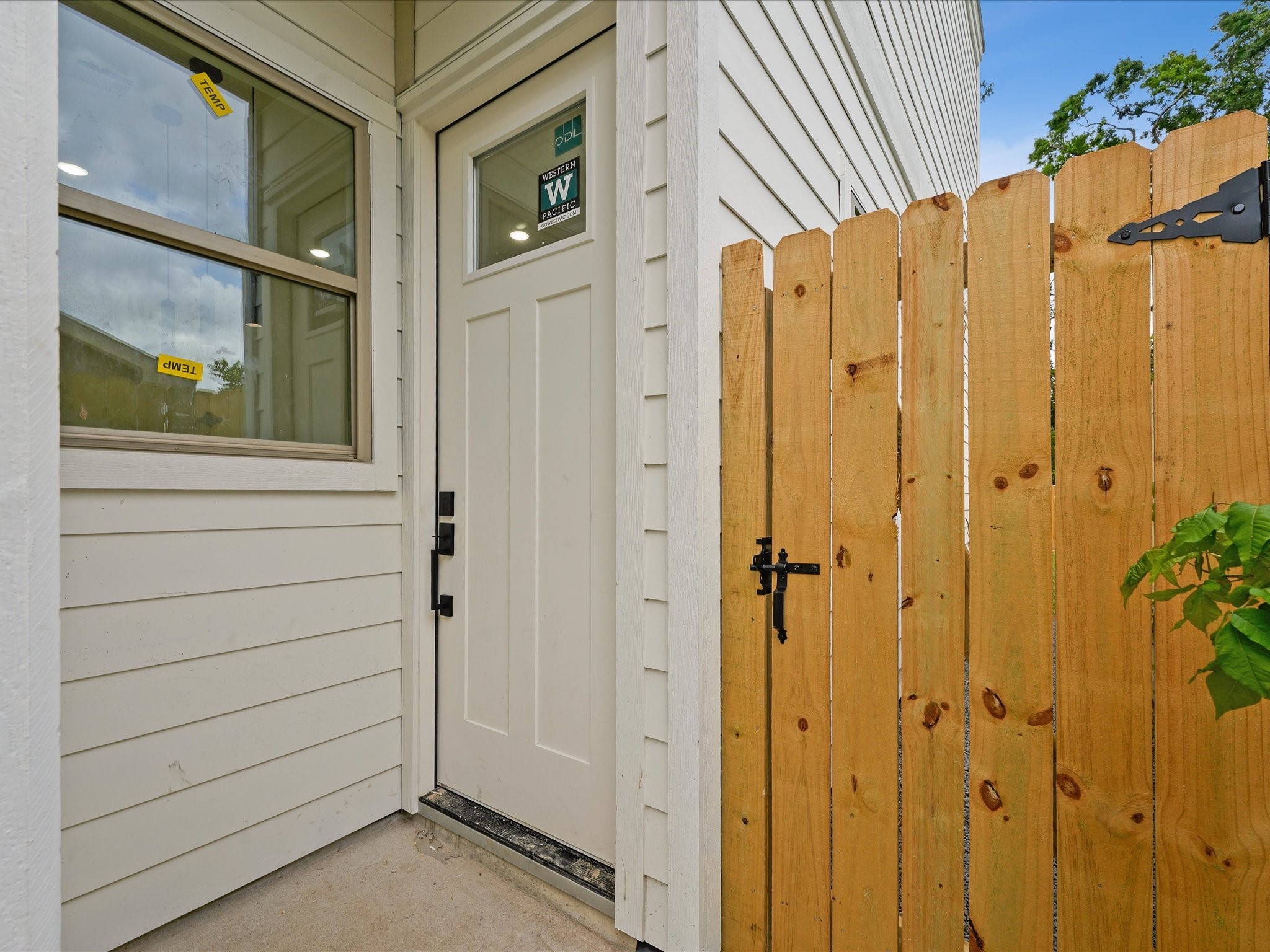 7416 Maxroy Street Houston, TX 77088 - Photo 5 of 41 a view of a front door