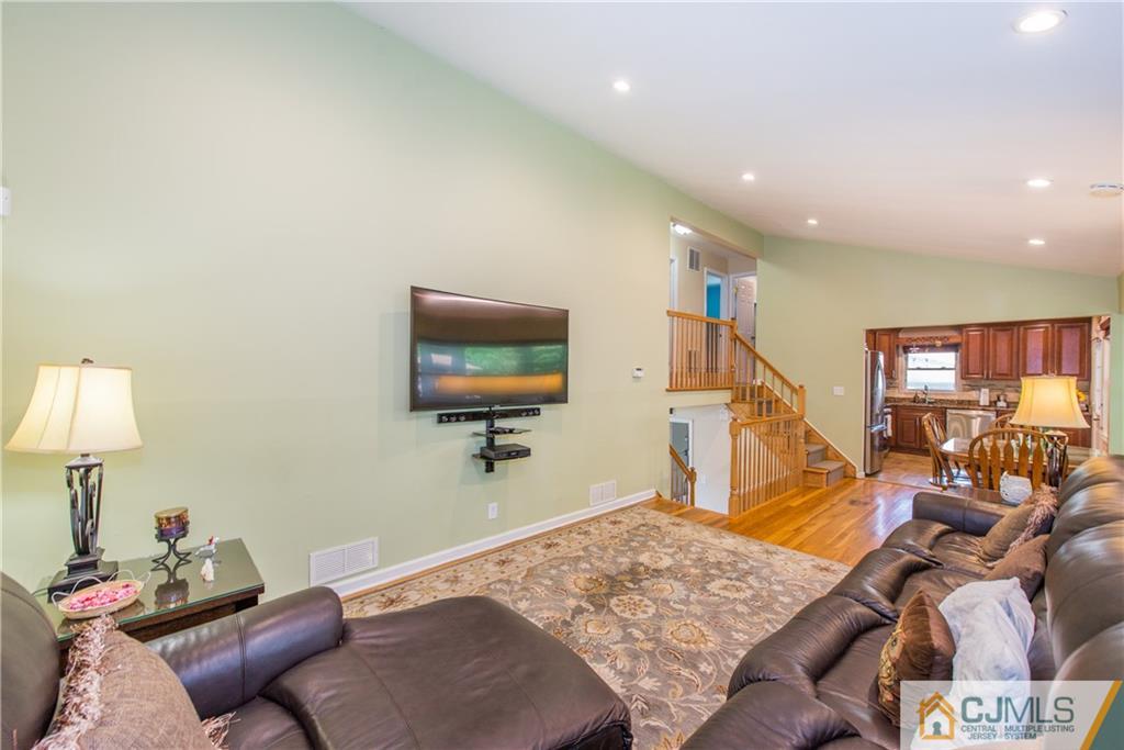 325 King Road North Brunswick, NJ 08902 - Photo 3 of 16 Gallery Image 3
