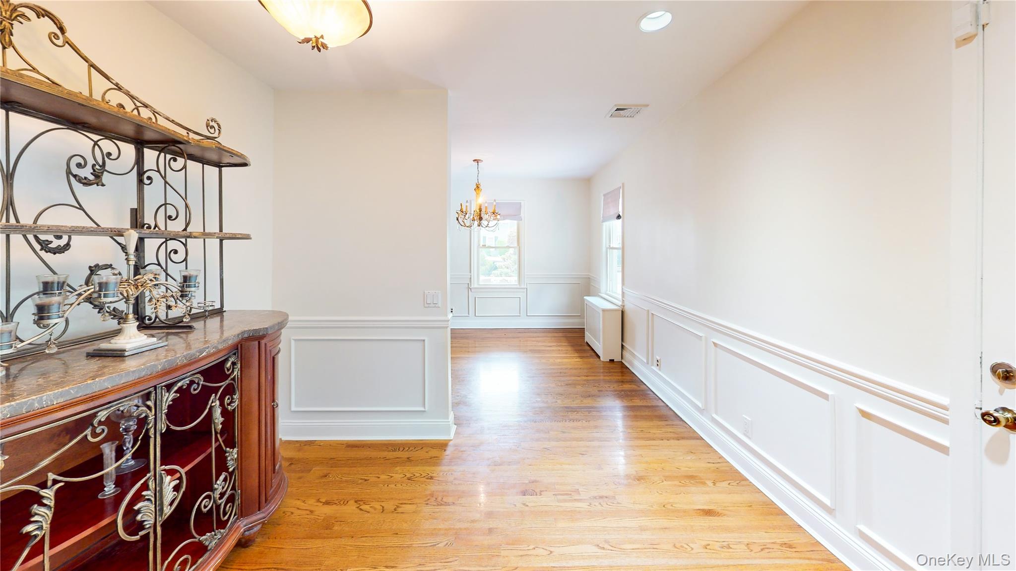 11 East Webster Street Merrick, NY 11566 - Photo 5 of 16