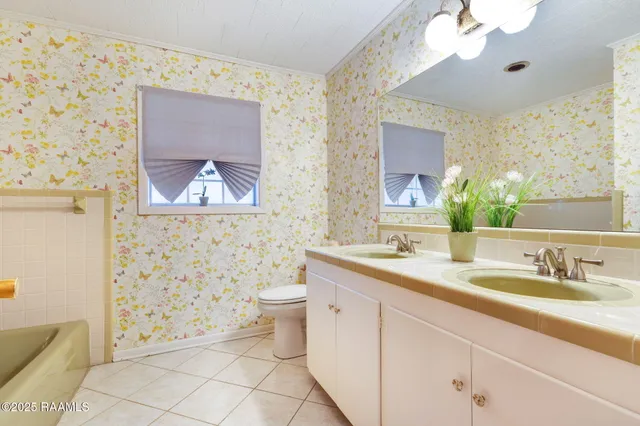 $248,000 | 114 West Tampico Street, New Iberia, LA 70563