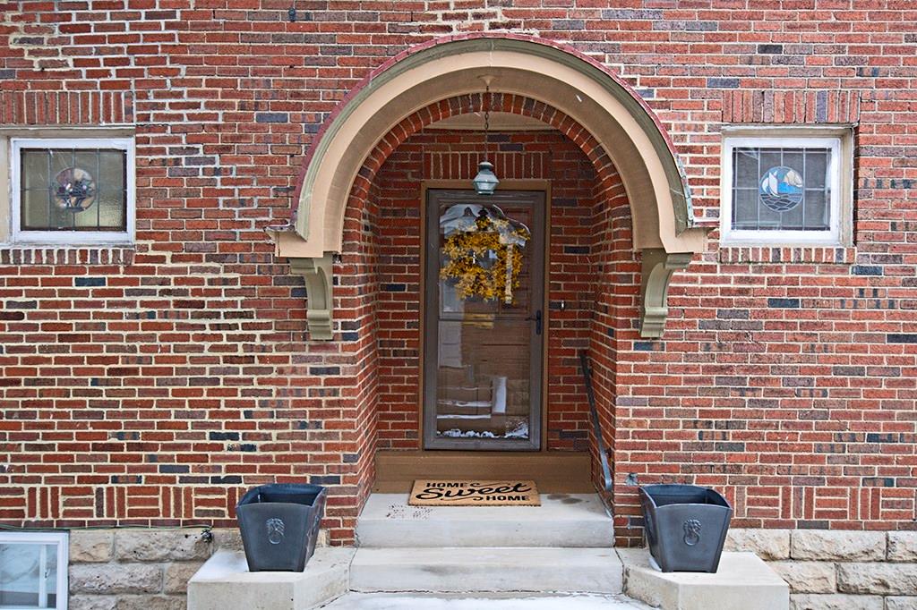 324 Le Roi Road Pittsburgh, PA 15208 - Photo 2 of 17 Gallery Image 2