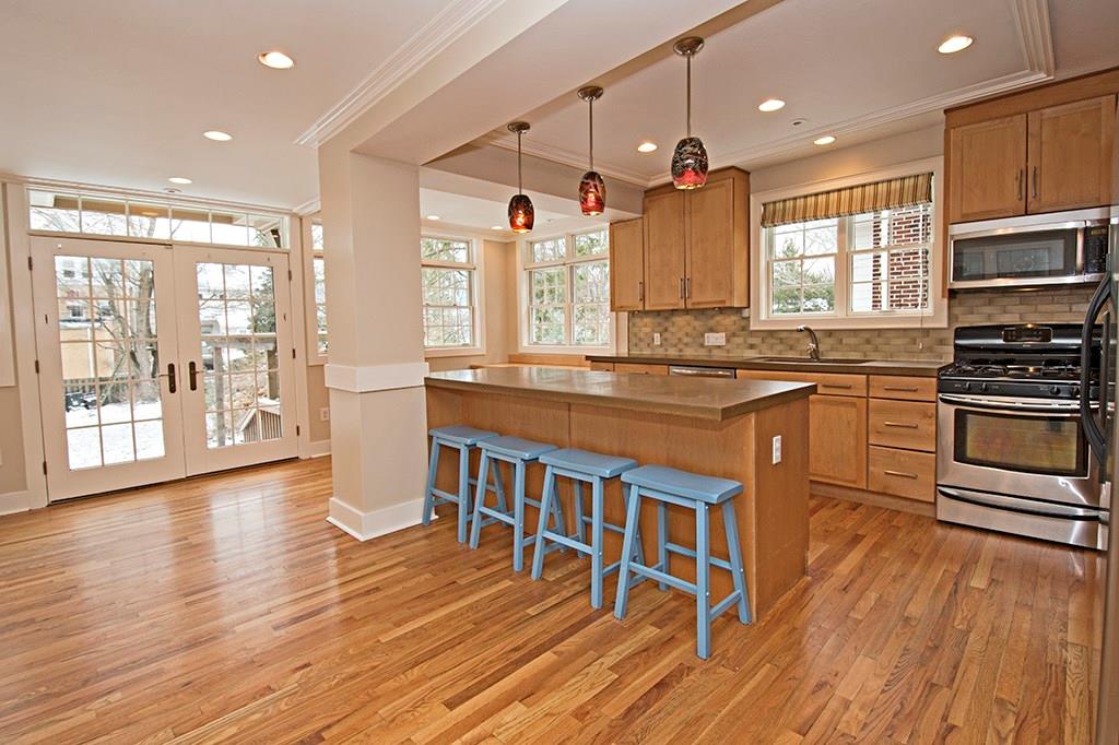 324 Le Roi Road Pittsburgh, PA 15208 - Photo 4 of 17 Gallery Image 4