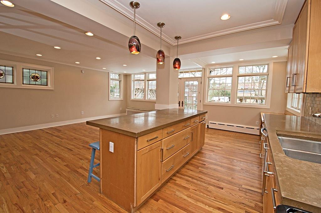 324 Le Roi Road Pittsburgh, PA 15208 - Photo 5 of 17 Gallery Image 5