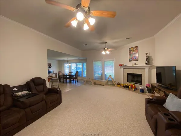 $2,400 | 904 Ladove Drive, College Station, TX 77845