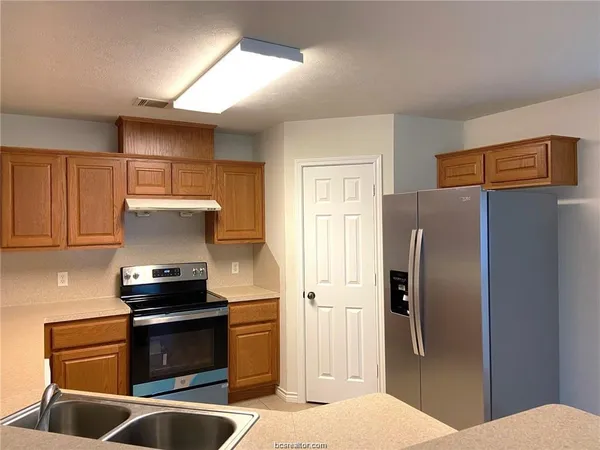 $2,400 | 904 Ladove Drive, College Station, TX 77845