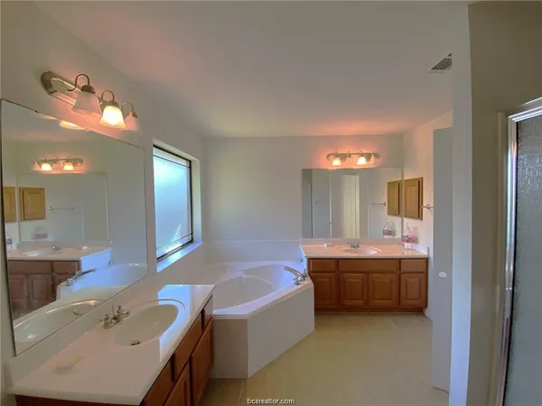 $2,400 | 904 Ladove Drive, College Station, TX 77845