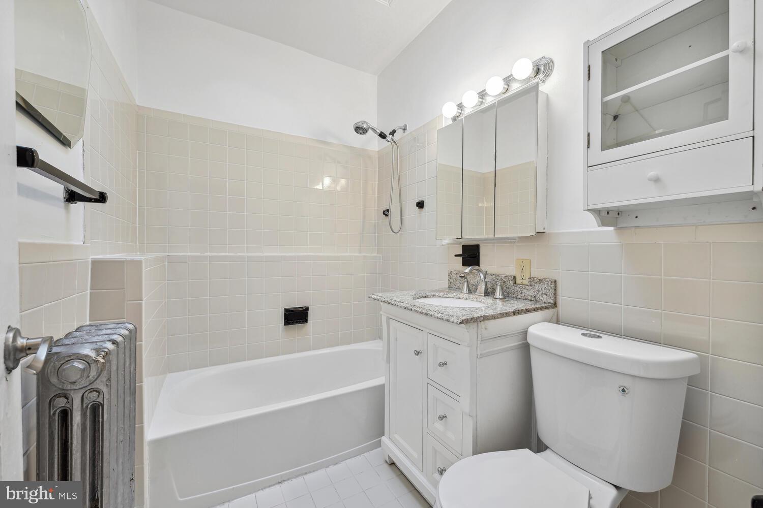 1430 Ridge Place Southeast Washington, DC 20020 - Photo 15 of 23 Second floor full bath