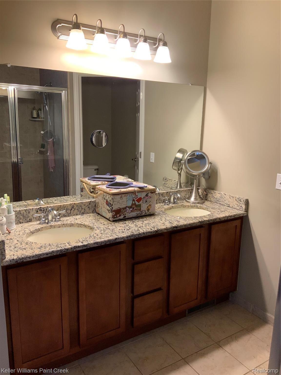 2745 Castlemartin Court Rochester, MI 48306 - Photo 12 of 26 0860CE5C-E859-44F7-B466-1A622703351A.jpeg