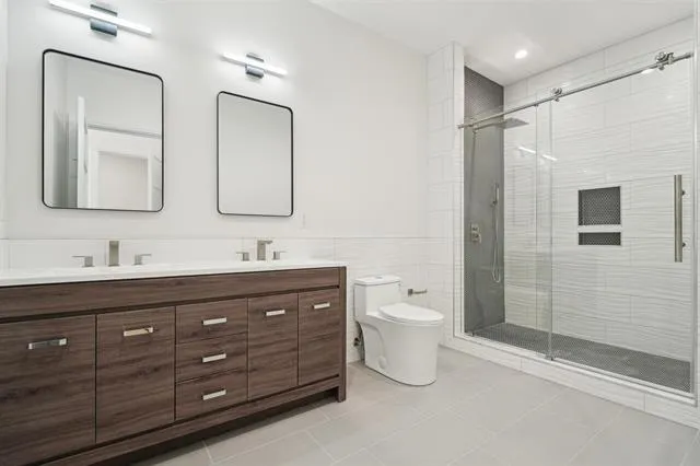 $3,950 | 435 Central Avenue, Unit 2, Jersey City, NJ 07307