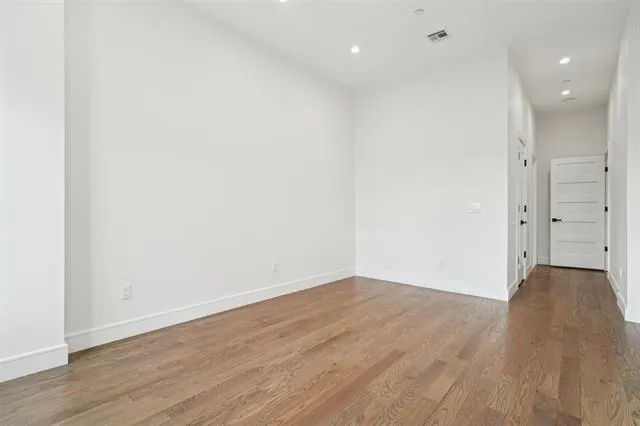 $3,950 | 435 Central Avenue, Unit 2, Jersey City, NJ 07307