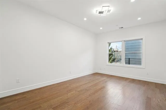 $3,950 | 435 Central Avenue, Unit 2, Jersey City, NJ 07307