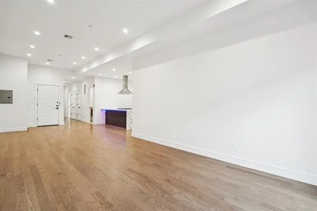 $3,950 | 435 Central Avenue, Unit 2, Jersey City, NJ 07307