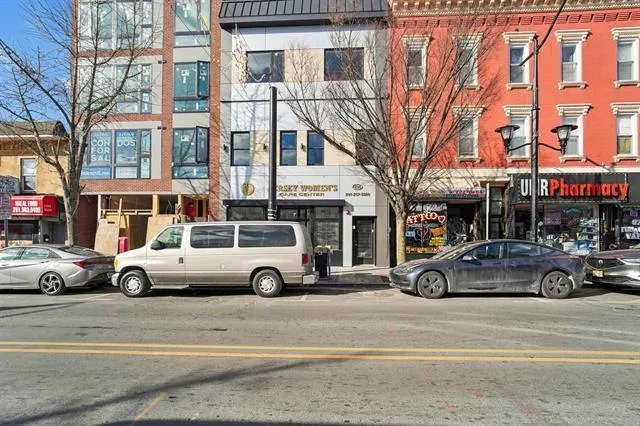 $3,950 | 435 Central Avenue, Unit 2, Jersey City, NJ 07307
