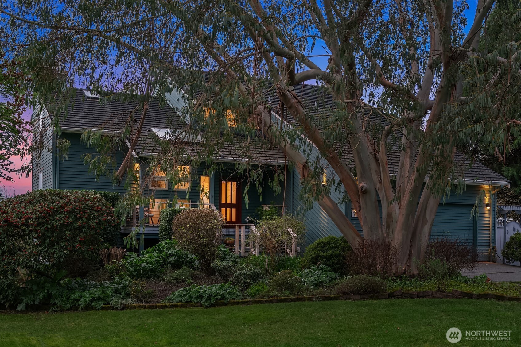 7010 Southwest Maury Park Road Vashon, WA 98070 - Photo 37 of 40 a front view of a house with garden
