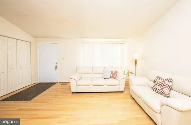 $3,700 | 1803 East Beech Road, Sterling, VA 20164