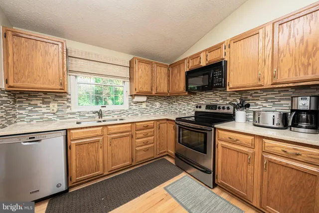 $3,700 | 1803 East Beech Road, Sterling, VA 20164