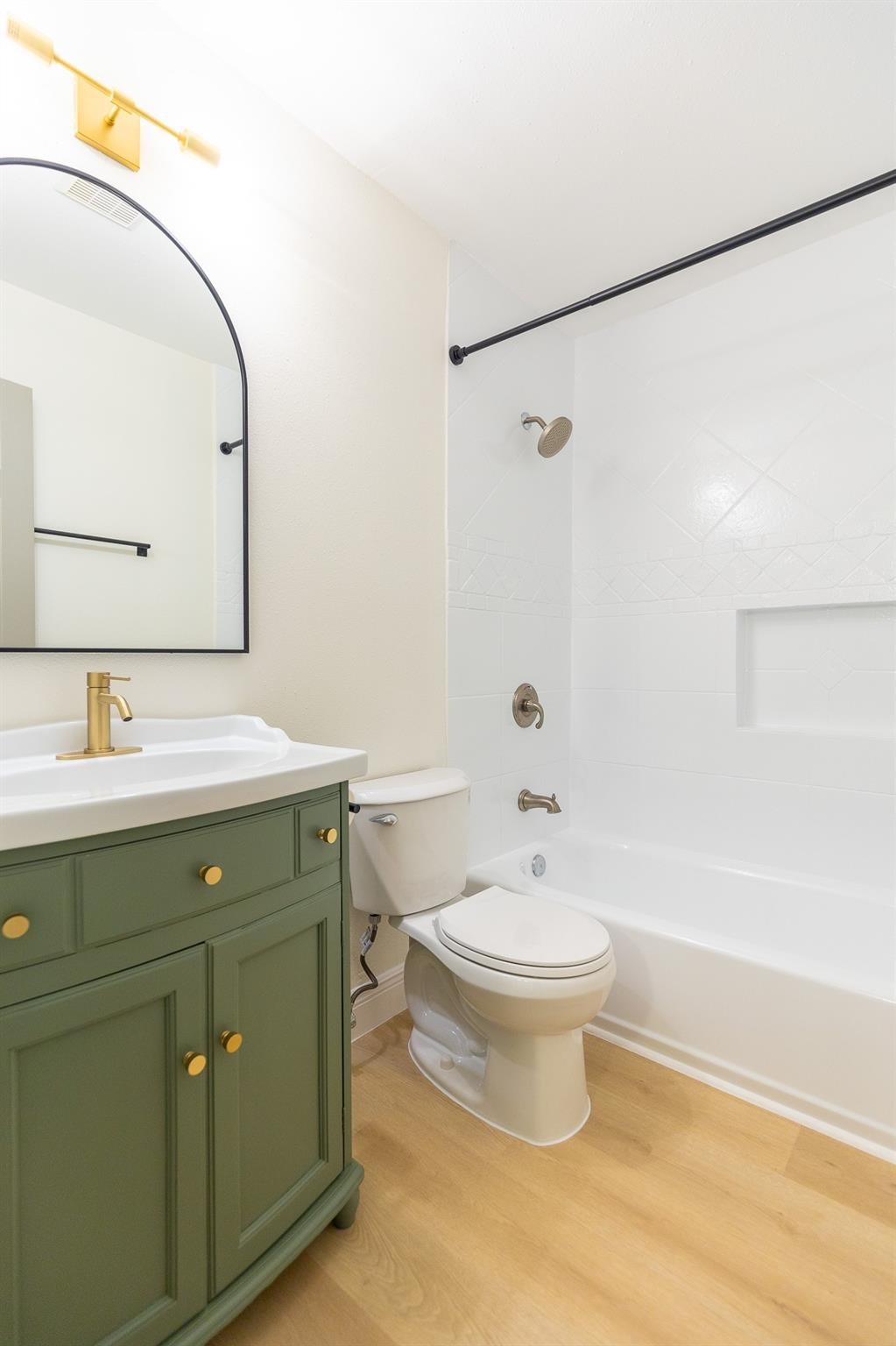 11603 Chimney Rock Road, Unit 4 Houston, TX 77035 - Photo 5 of 22