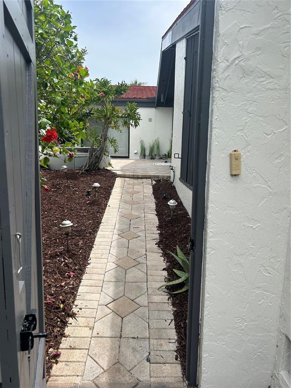 780 Sarabay Road, Unit 16 Osprey, FL 34229 - Photo 4 of 50