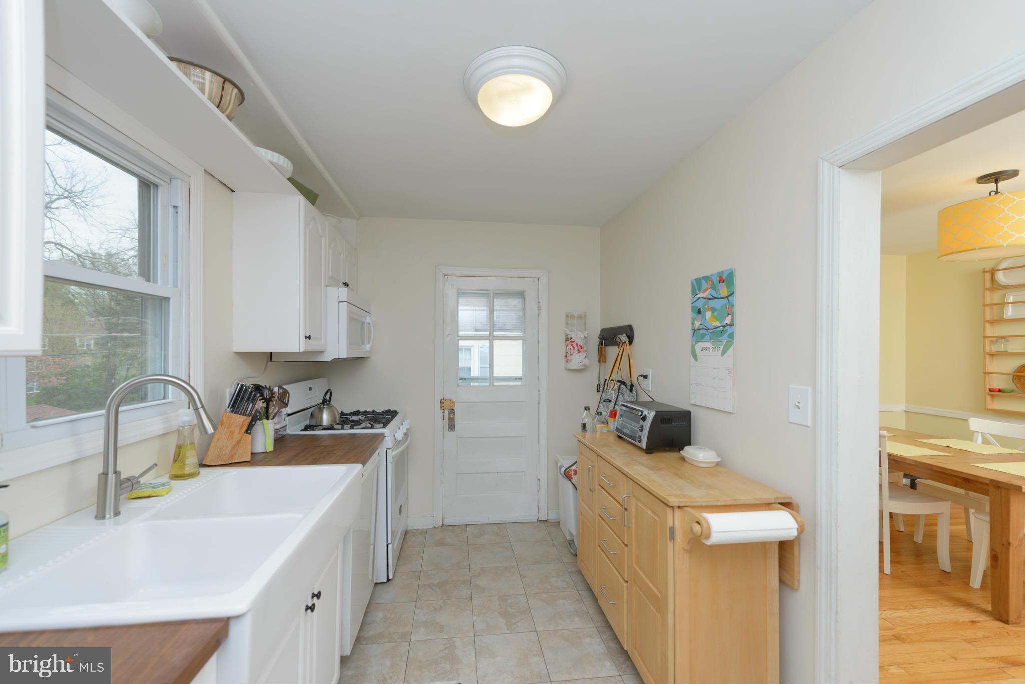 1213 Overbrook Road Baltimore, MD 21239 - Photo 12 of 25 Kitchen