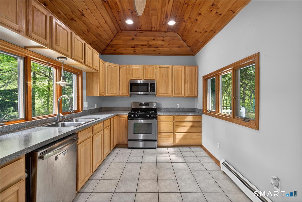 145 Liberty Street Clinton, CT 06413 - Photo 2 of 29
