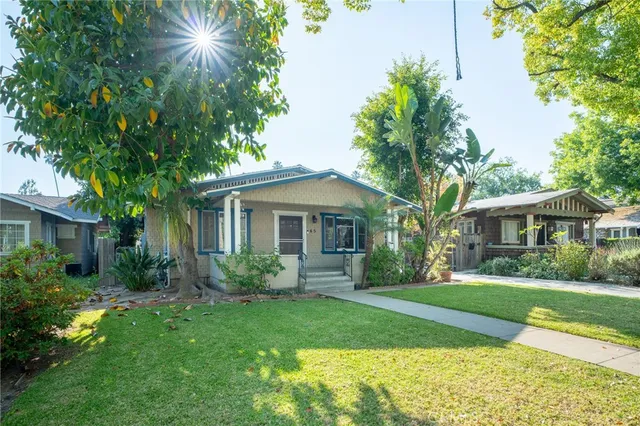 $5,100 | 45 North Meridith Avenue, Pasadena, CA 91106