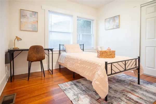 $4,750 | 45 North Meridith Avenue, Pasadena, CA 91106