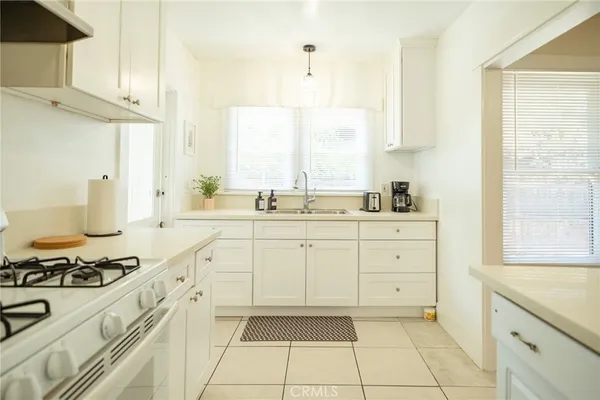 $4,750 | 45 North Meridith Avenue, Pasadena, CA 91106