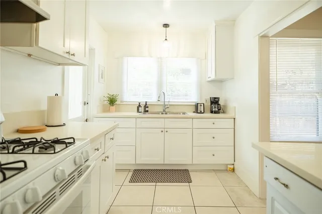 $5,100 | 45 North Meridith Avenue, Pasadena, CA 91106