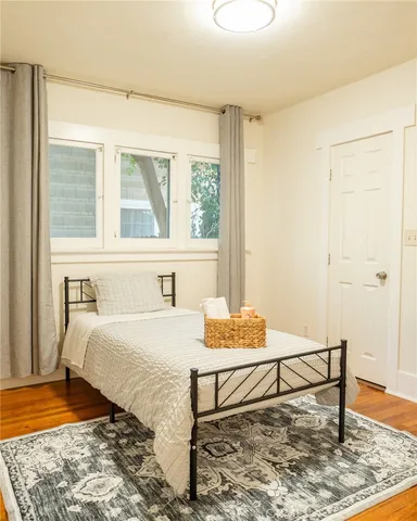$5,100 | 45 North Meridith Avenue, Pasadena, CA 91106