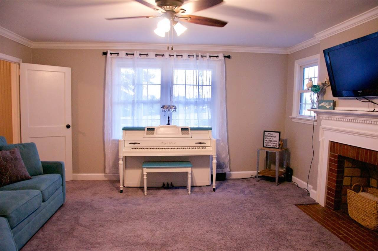 2120 Mary Hobby Road Raleigh, NC 27603 - Photo 10 of 30 Living Room