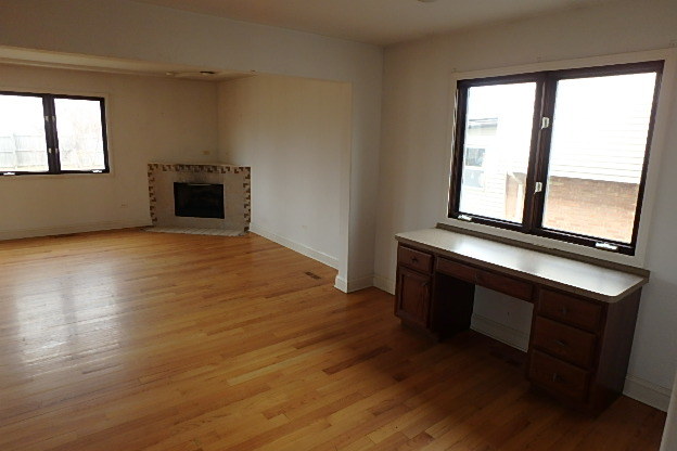 11048 Menard Avenue Chicago Ridge, IL 60415 - Photo 4 of 19