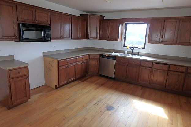 11048 Menard Avenue Chicago Ridge, IL 60415 - Photo 7 of 19