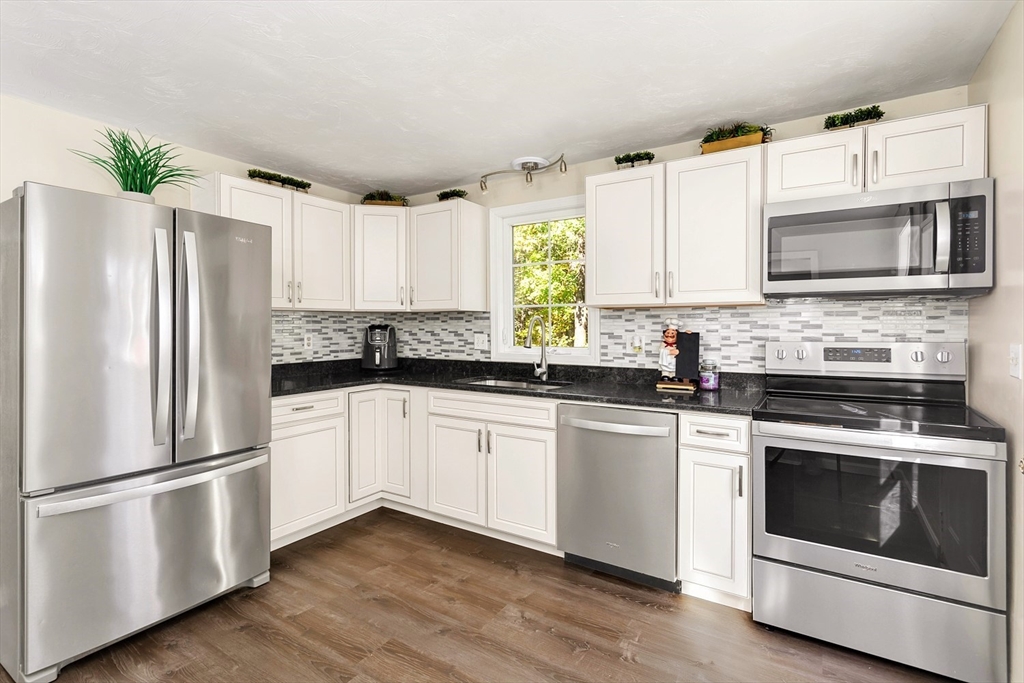 7 Briarwood Road Franklin, MA 02038 - Photo 2 of 41 Gallery Image 2