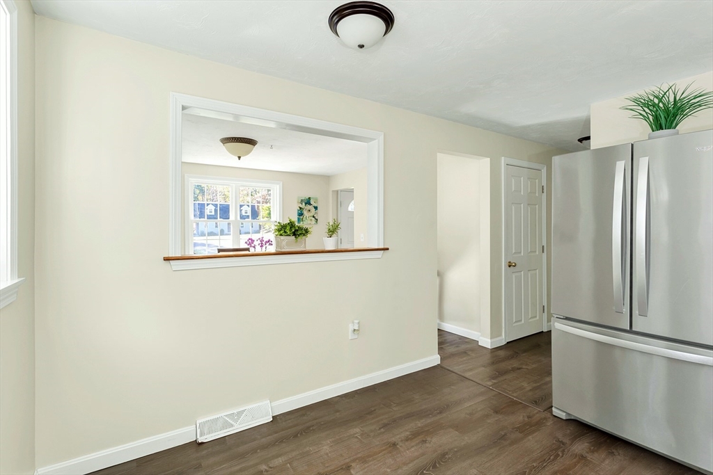 7 Briarwood Road Franklin, MA 02038 - Photo 9 of 41 Gallery Image 9