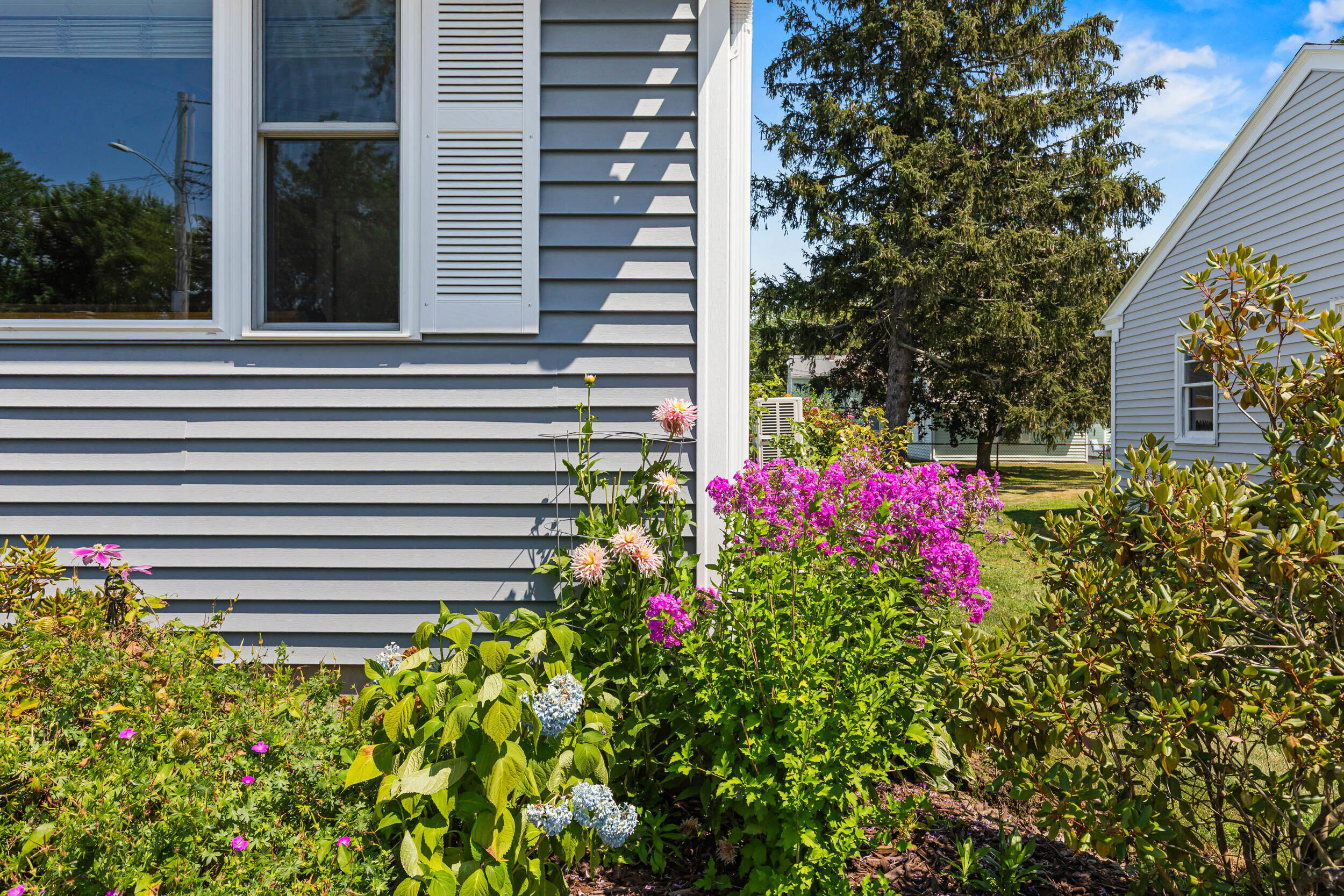7 Willett Street Biddeford, ME 04005 - Photo 29 of 32 Flower Garden