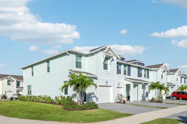 $2,875 | 5719 Southeast Edgewater Circle, Stuart, FL 34997