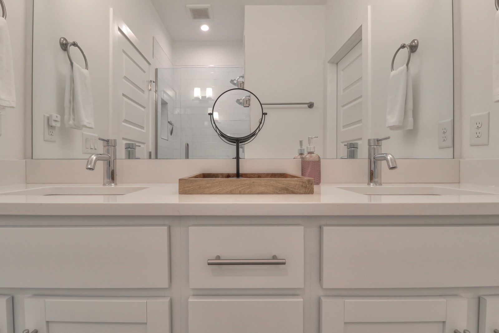 500 Creative Way, Unit 4 Madison, TN 37115 - Photo 18 of 38 a bathroom with a sink and a mirror