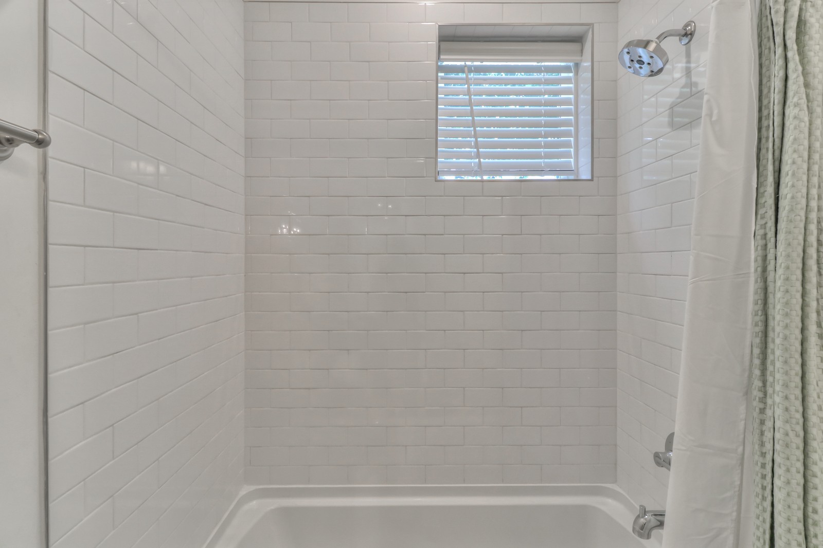 500 Creative Way, Unit 4 Madison, TN 37115 - Photo 25 of 38 a close up of a bathtub in a bathroom