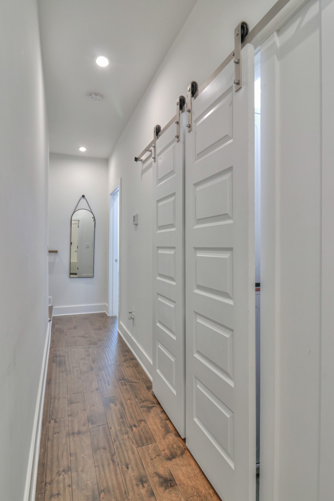 500 Creative Way, Unit 4 Madison, TN 37115 - Photo 26 of 38 a view of a room with cabinet and mirrors