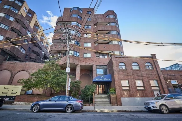 a car parked in front of a building