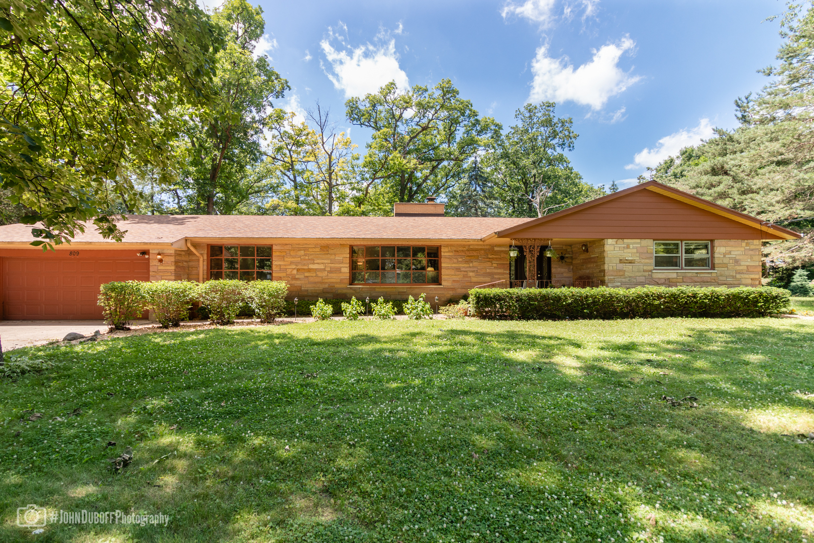 809 Hickory Road Woodstock, IL 60098 - Photo 1 of 30