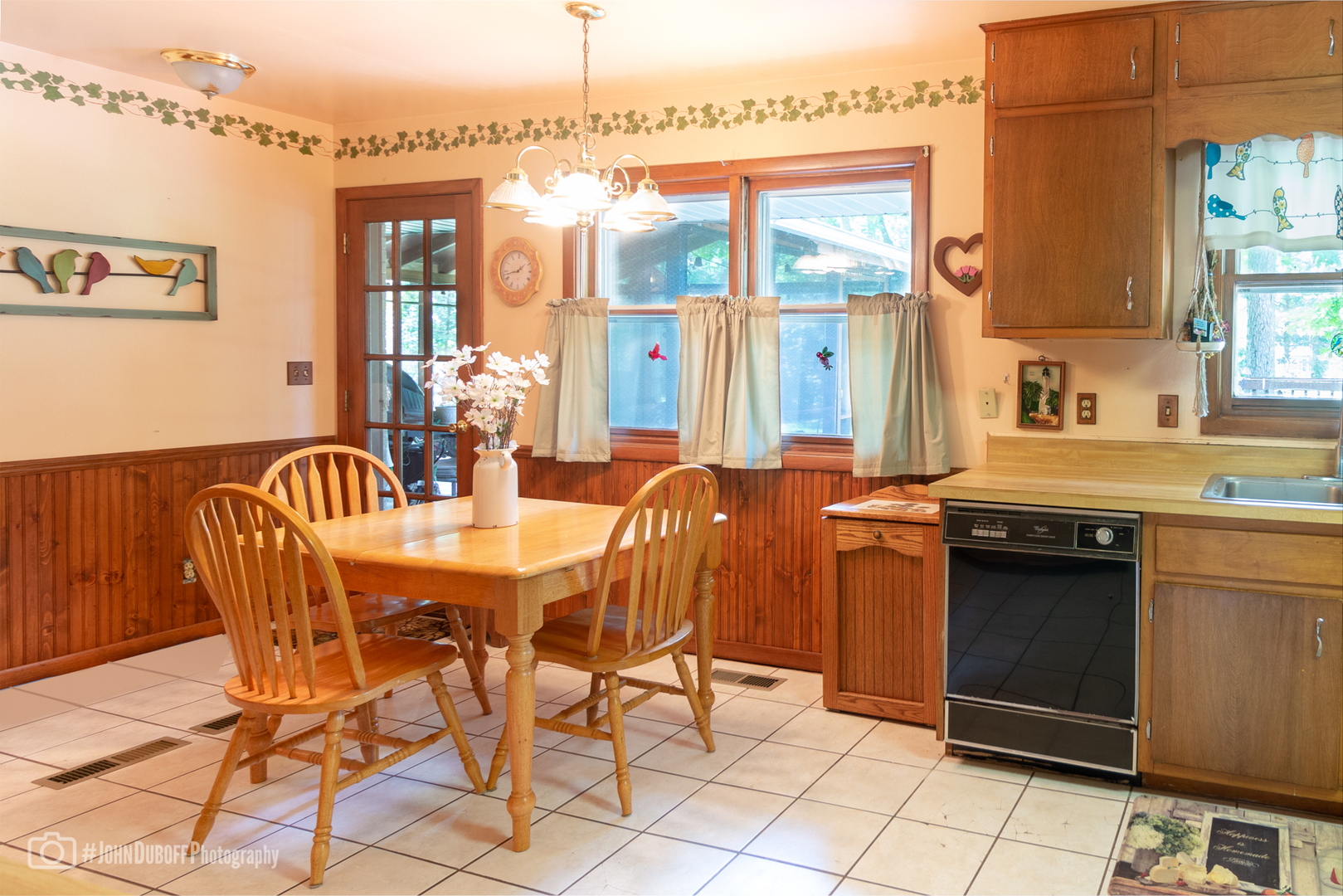 809 Hickory Road Woodstock, IL 60098 - Photo 2 of 30